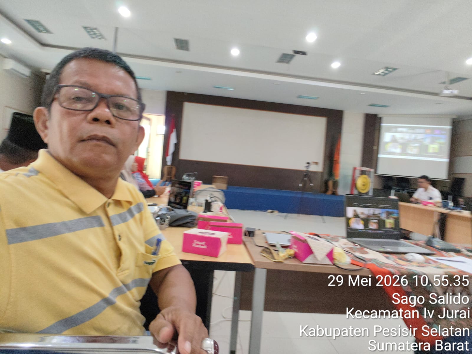 Melaporkan Kabid KKP mewakili Kadis Perikanan dan Pangan menghadiri acara Pertukaran Pengetahuan