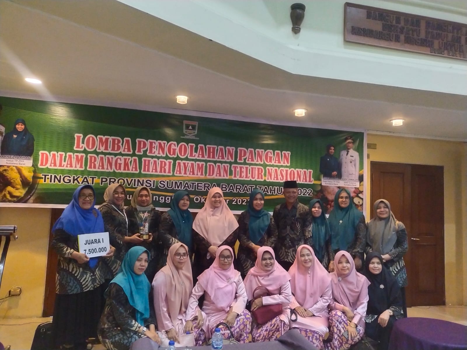 DINAS PERIKANAN DAN PANGAN KAB.PESISIR SELATAN RAIH JUARA I DALAM LOMBA PENGOLAHAN PANGAN DI BUKITTI