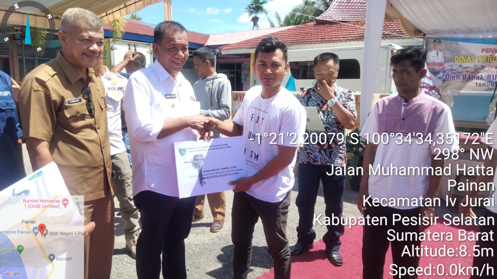 Dinas Perikanan dan Pangan kab. Pessel bersama Bapak Bupati Pessel penyerahan bantuan Hibah