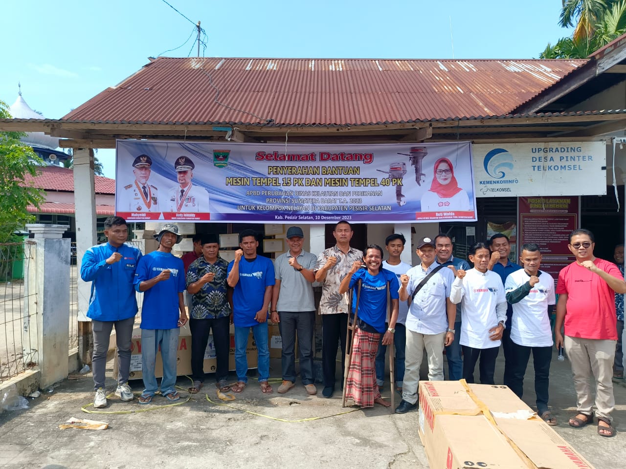 Penyerahan Bantuan  Mesin Tempel ke Kelompok Nelayan di Kec. Tanah Pesisir dan Kec. kotor XI Tarusan