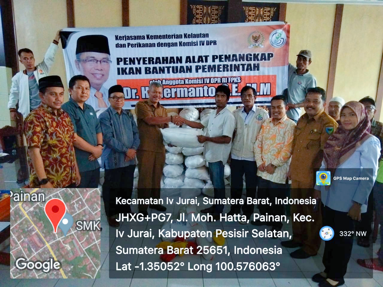 SERAH TERIMA BANTUAN ALAT PENANGKAPAN IKAN DARI KKP RI DANA POKIR BAPAK Dr.HERMANTO, SE,M.Si 