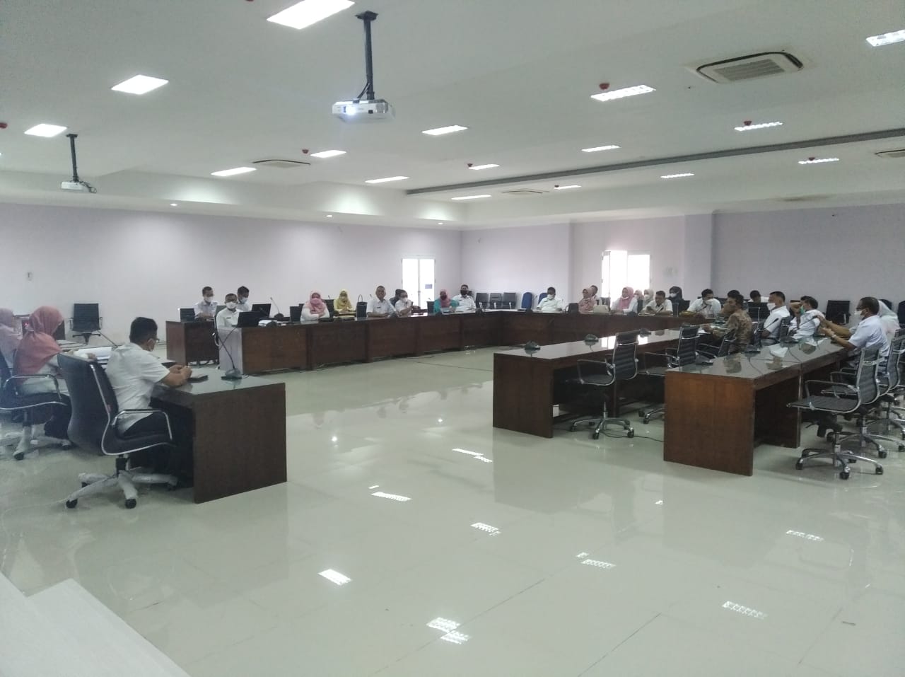 MENGHADIRI REVIEW  DOKUMEN RENCANA ZONASI WILAYAH PESISIR DAN PULAU-PULAU KECIL DI PADANG