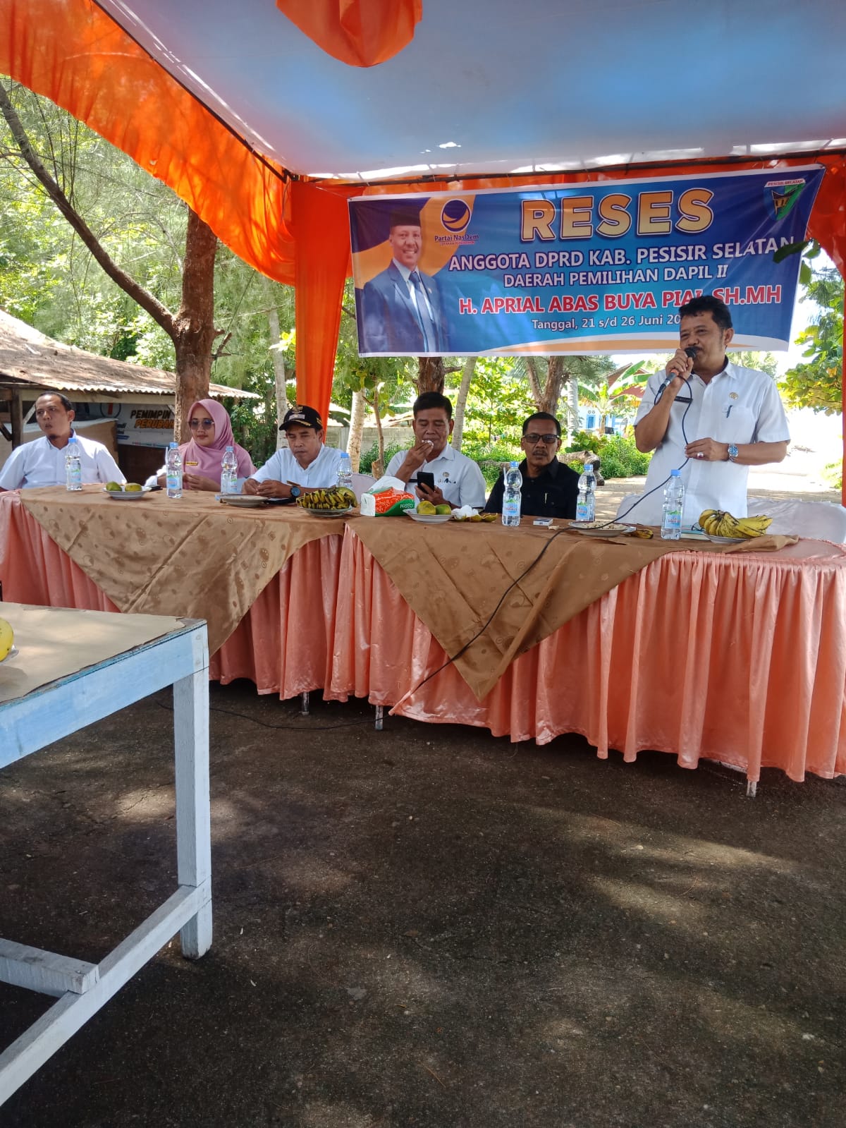 MENDAMPINGI RESES ANGGOTA DPRD KABUPATEN PESISIR SELATAN DI LUHUNG KECAMATAN BAYANG