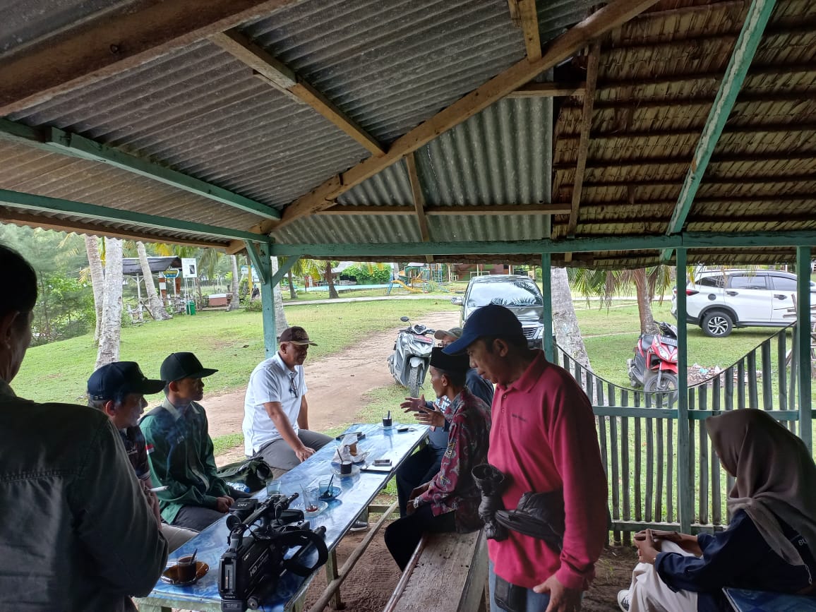 DINAS PERIKANAN DAN PANGAN DAMPINGI UNIVERSITAS BUNG HATTA PENELITIAN KONSERVASI PENYU DI KEC. SUTER