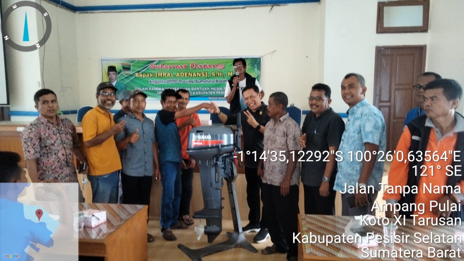 PENYERAHAN BANTUAN MESIN TEMPEL 15 PK DI KEC. KOTO XI TARUSAN DARI DANA POKIR BAPAK IMRAL ADENANSI