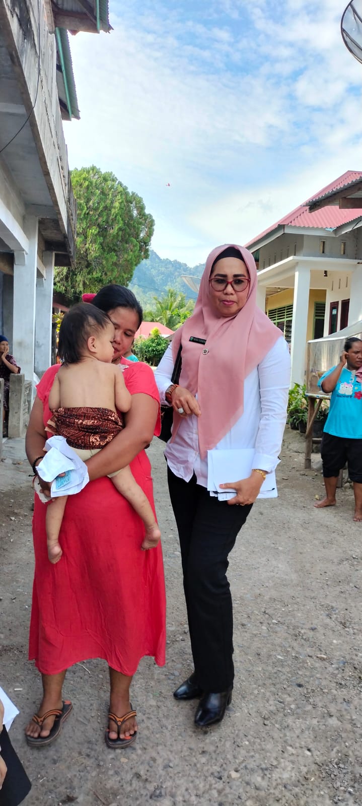 VERIFIKASI BALITA PENERIMA BANTUAN UNTUK BALITA GIZI BURUK DAN STUNTING DI KEC. BAYANG DAN BAYU