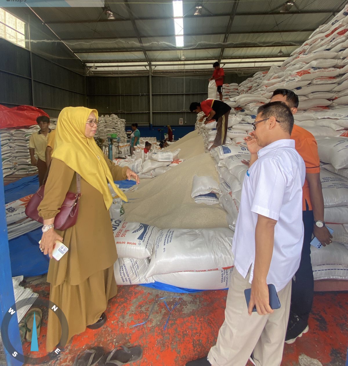 Pengecekan Kondisi Beras Program Bantuan Pangan (CBP) di Gedung Bulog, Sago