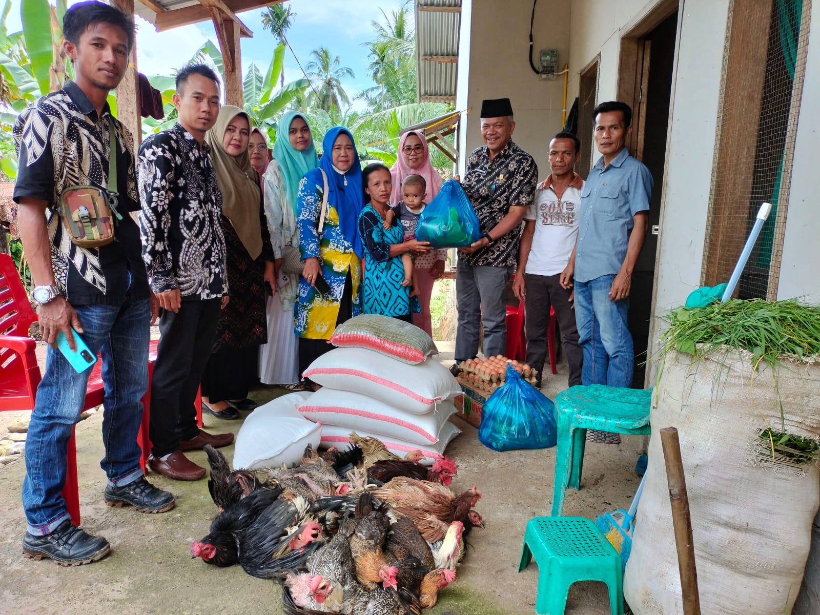 Pendistribusian Paket Bantuan Balita Stunting di Beberapa Kecamatan